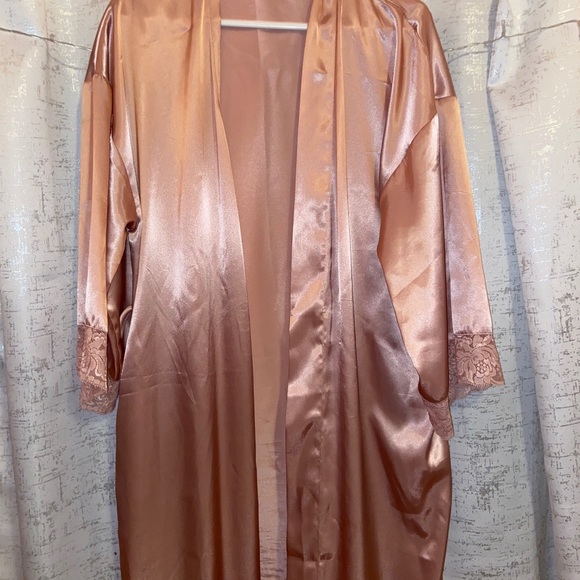 Victoria Secret Robe - Picture 2 of 2